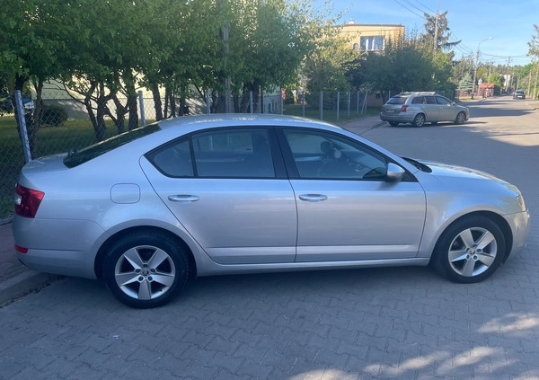 Skoda Octavia cena 35100 przebieg: 173800, rok produkcji 2013 z Milanówek małe 121